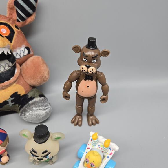 FNAF Five Nights at Freddy's Lot Of 10 Vinyl Figures Die Cast Plush - Picture 7 of 7